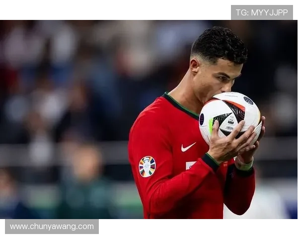 C罗成为首位为四家俱乐部打进百球的球员莱万和内马尔各为三队贡献进球